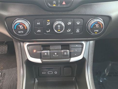 Used 2023 GMC Terrain SLT w/ Elevation Edition AWD/4WD image 19