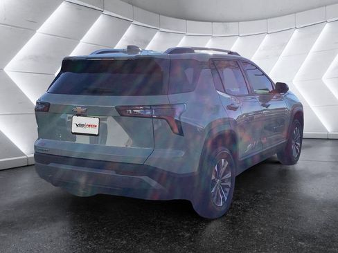 Used 2025 Chevrolet Equinox LT w/ Convenience Package II image 4