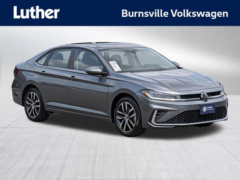 Certified 2025 Volkswagen Jetta SE FWD image 1