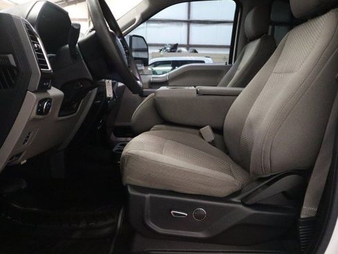 Used 2018 Ford F250 XLT w/ XLT Premium Package AWD/4WD image 6
