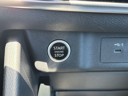 Used 2023 Nissan Rogue SV FWD image 22