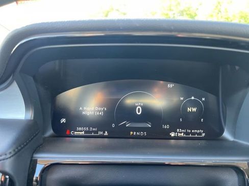 Used 2023 Lincoln Nautilus FWD image 16