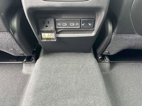 New 2026 Jeep Grand Cherokee Limited AWD/4WD image 9