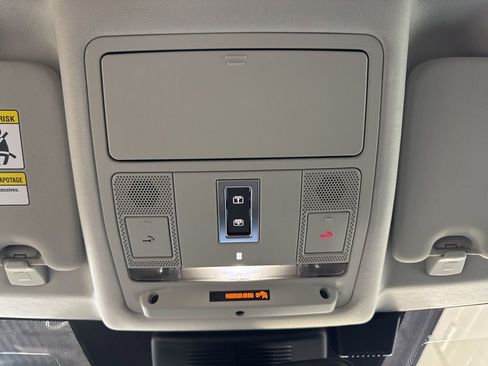 Used 2019 Land Rover Discovery Sport HSE AWD/4WD image 23