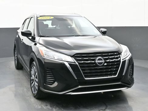 Used 2024 Nissan Kicks SV image 8