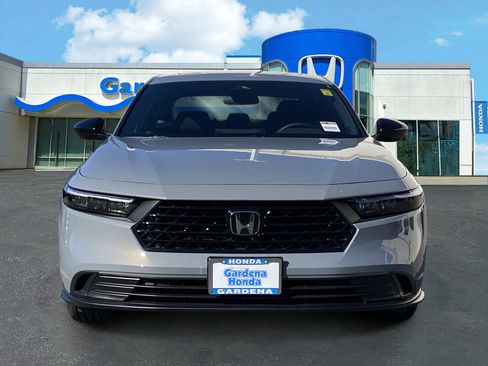 Used 2025 Honda Accord Sport image 2