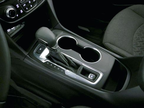 Used 2024 Chevrolet Equinox LT w/ LPO, Floor Liner Package image 17