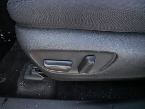 Used 2024 Toyota Highlander LE image 20