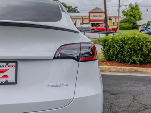 Used 2024 Tesla Model Y Performance AWD/4WD image 24