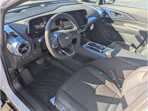 New 2026 Chevrolet Equinox EV LT image 12