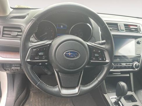 Used 2019 Subaru Outback 2.5i Limited AWD/4WD image 12