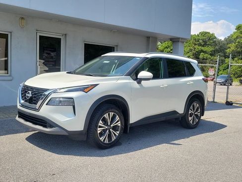 Certified 2023 Nissan Rogue SV w/ SV Premium B Package FWD image 3