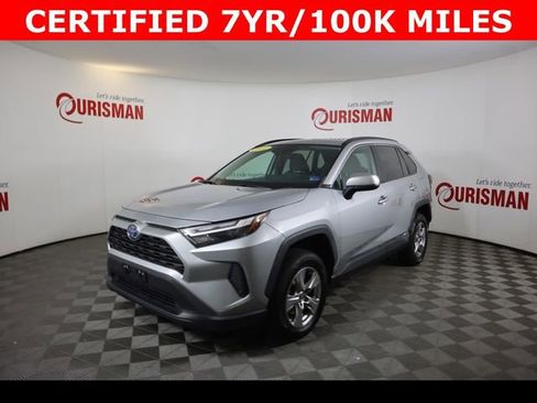 Used 2022 Toyota RAV4 XLE w/ Convenience Package image 3