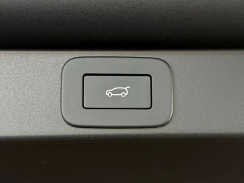New 2026 Land Rover Range Rover SE AWD/4WD image 18