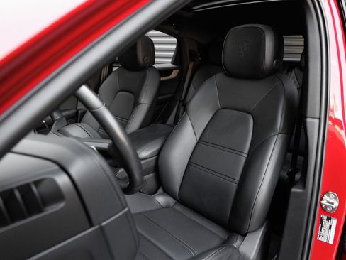 Certified 2026 Porsche Cayenne Coupe AWD/4WD image 5