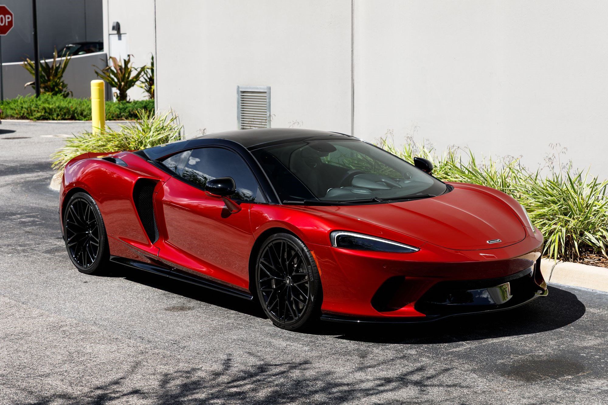 Used 2023 McLaren GT RWD image 7