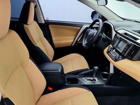 Used 2018 Toyota RAV4 XLE FWD image 22