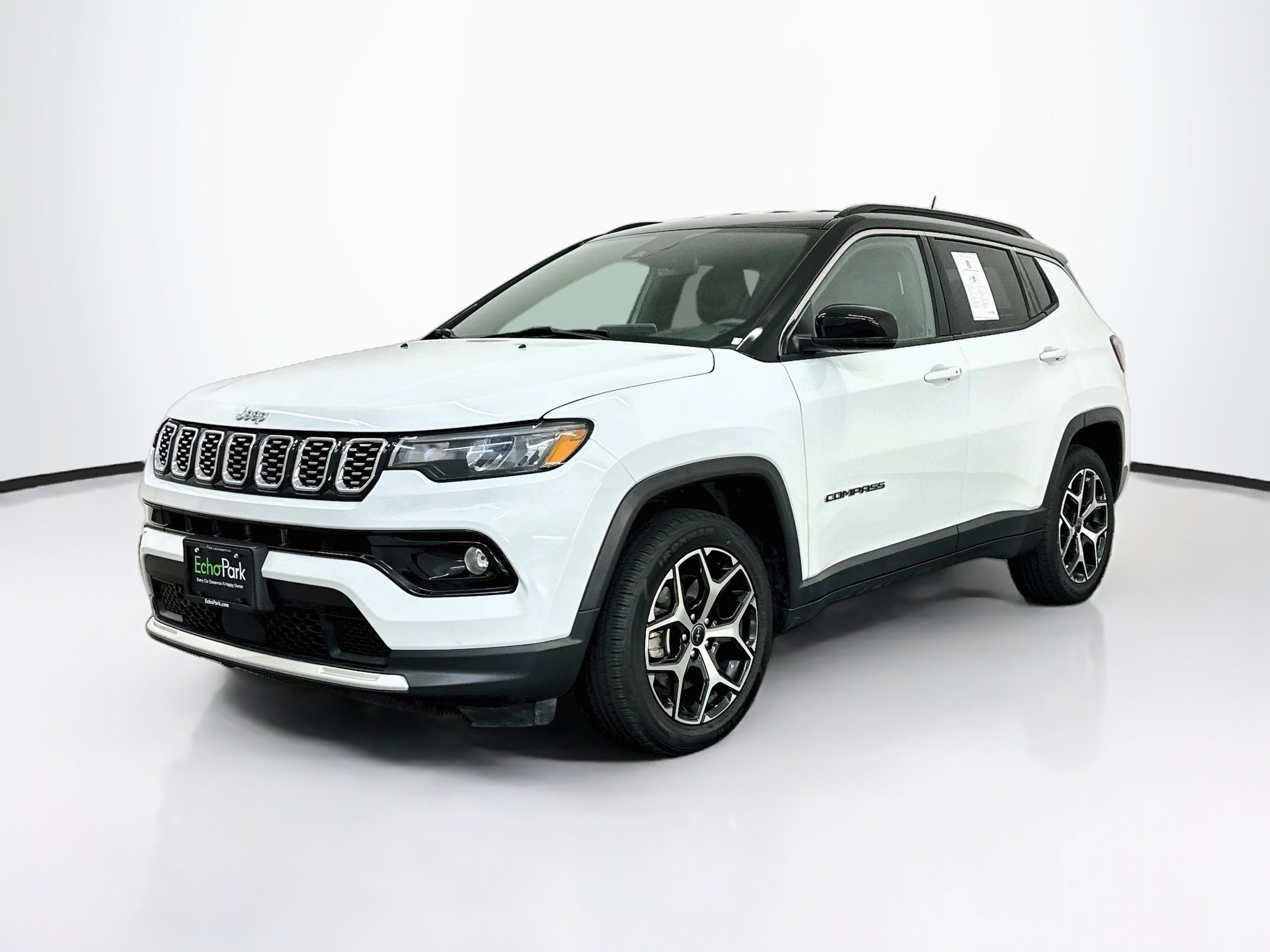 Used 2025 Jeep Compass Limited AWD/4WD image 3