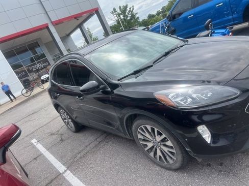 Used 2020 Ford Escape Titanium AWD/4WD image 3