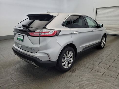 Used 2019 Ford Edge Titanium w/ Equipment Group 301A AWD/4WD image 9