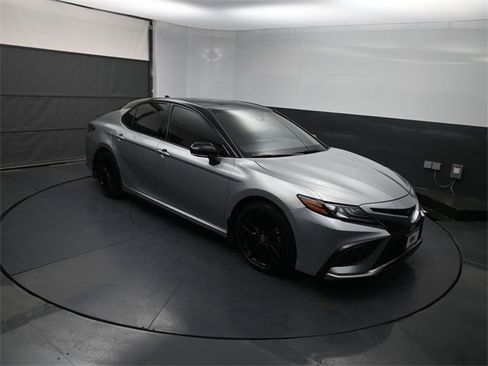 Used 2018 GMC Sierra 3500 SLT w/ Duramax Plus Package image 9