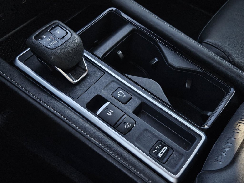 Certified 2024 Nissan Pathfinder SL FWD image 24