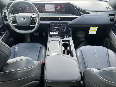 Used 2026 INFINITI QX80 4WD w/ Sport Exterior Package image 9