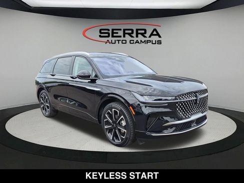 Used 2025 Lincoln Nautilus Reserve AWD/4WD image 15