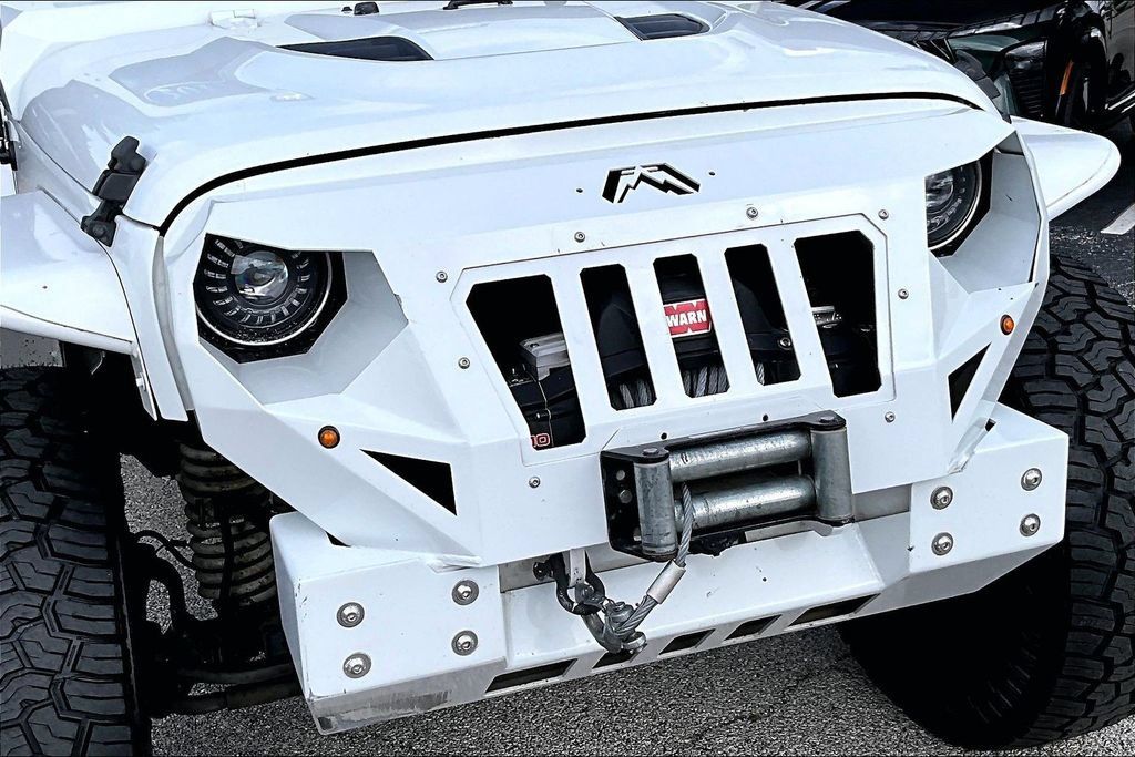 Used 2017 Jeep Wrangler Unlimited Sahara w/ Max Tow Package AWD/4WD image 36