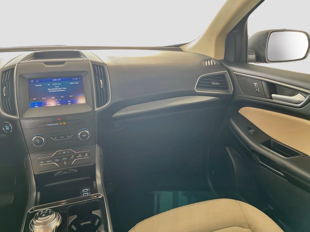 Used 2020 Ford Edge SE FWD image 23