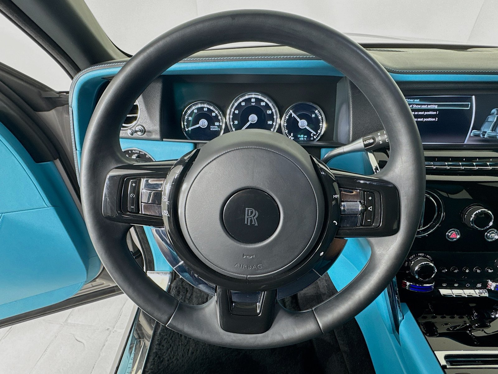 Certified 2022 Rolls-Royce Cullinan w/ Dark Exterior Package AWD/4WD image 13