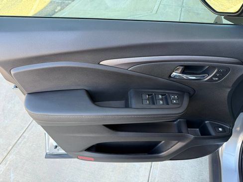 Certified 2025 Honda Ridgeline RTL image 11