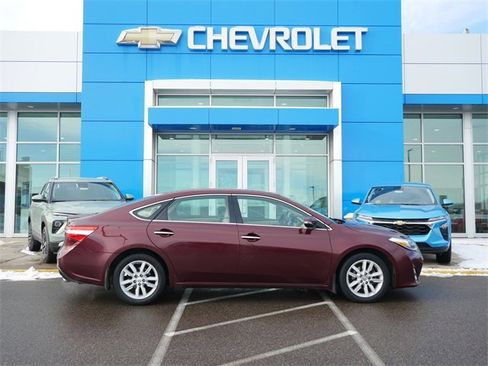 Used 2013 Toyota Avalon XLE image 25