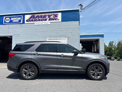 Used 2021 Ford Explorer XLT w/ Equipment Group 202A AWD/4WD image 6