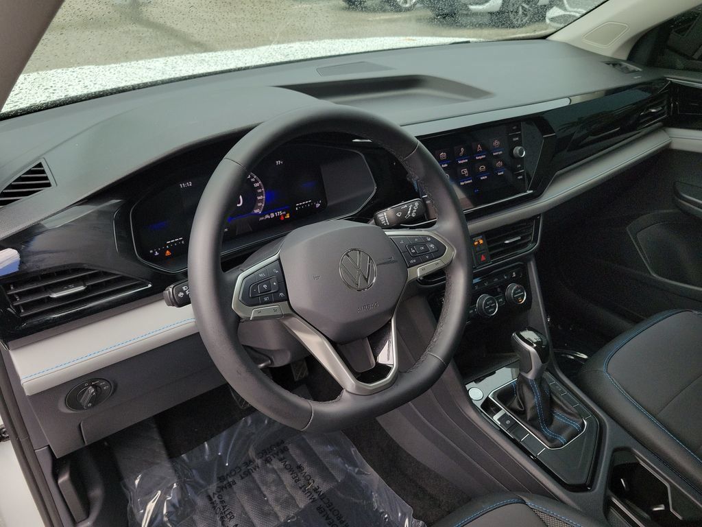 Used 2024 Volkswagen Taos SE FWD image 7