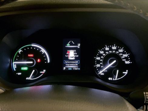 Used 2024 Toyota Sienna XLE Woodland Edition image 24