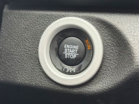 Used 2018 RAM 1500 Laramie w/ Convenience Group image 19