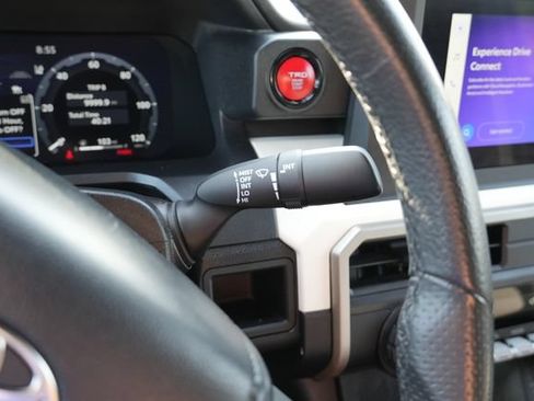 Used 2024 Toyota Tacoma TRD Off-Road AWD/4WD image 26