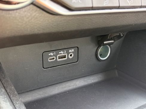 Used 2025 Nissan Altima 2.5 SV FWD image 9