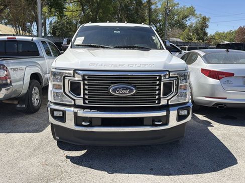 Used 2022 Ford F350 Lariat w/ Chrome Package image 2
