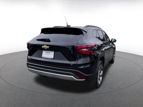 Used 2025 Chevrolet Trax LT image 15