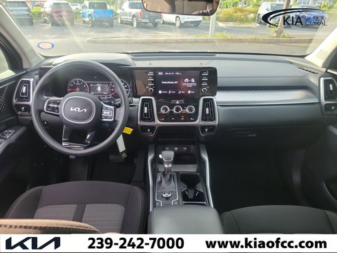 Certified 2023 Kia Sorento LX FWD image 18