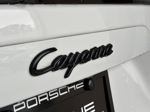 Certified 2022 Porsche Cayenne E-Hybrid AWD/4WD image 34