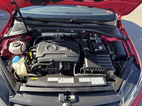 Used 2019 Volkswagen Golf 4-Door image 23