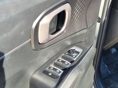 Used 2021 Kia Sorento LX image 16