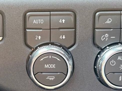 New 2026 GMC Sierra 2500 SLT w/ SLT Premium Package AWD/4WD image 26