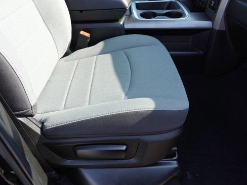 Used 2022 RAM 1500 Classic SLT w/ Electronics Convenience Group image 38