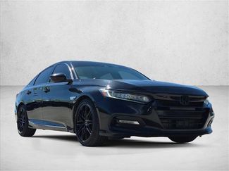 Used 2018 Honda Accord Touring video 3