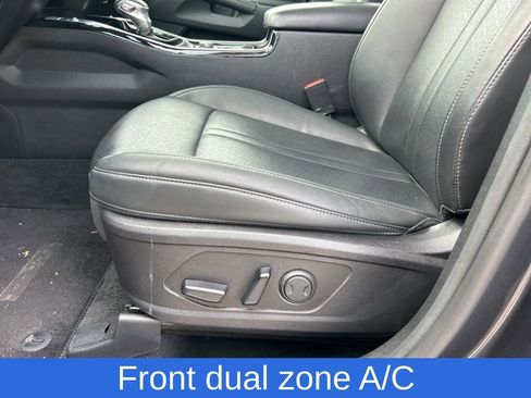 Used 2023 Kia Sorento SX image 10