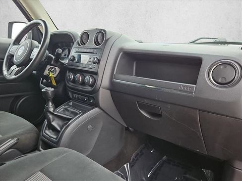 Used 2014 Jeep Patriot Latitude w/ Sun/Sound Group FWD image 20